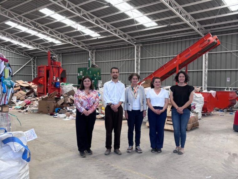 Ministra del Medio Ambiente visita el CTI La Laja